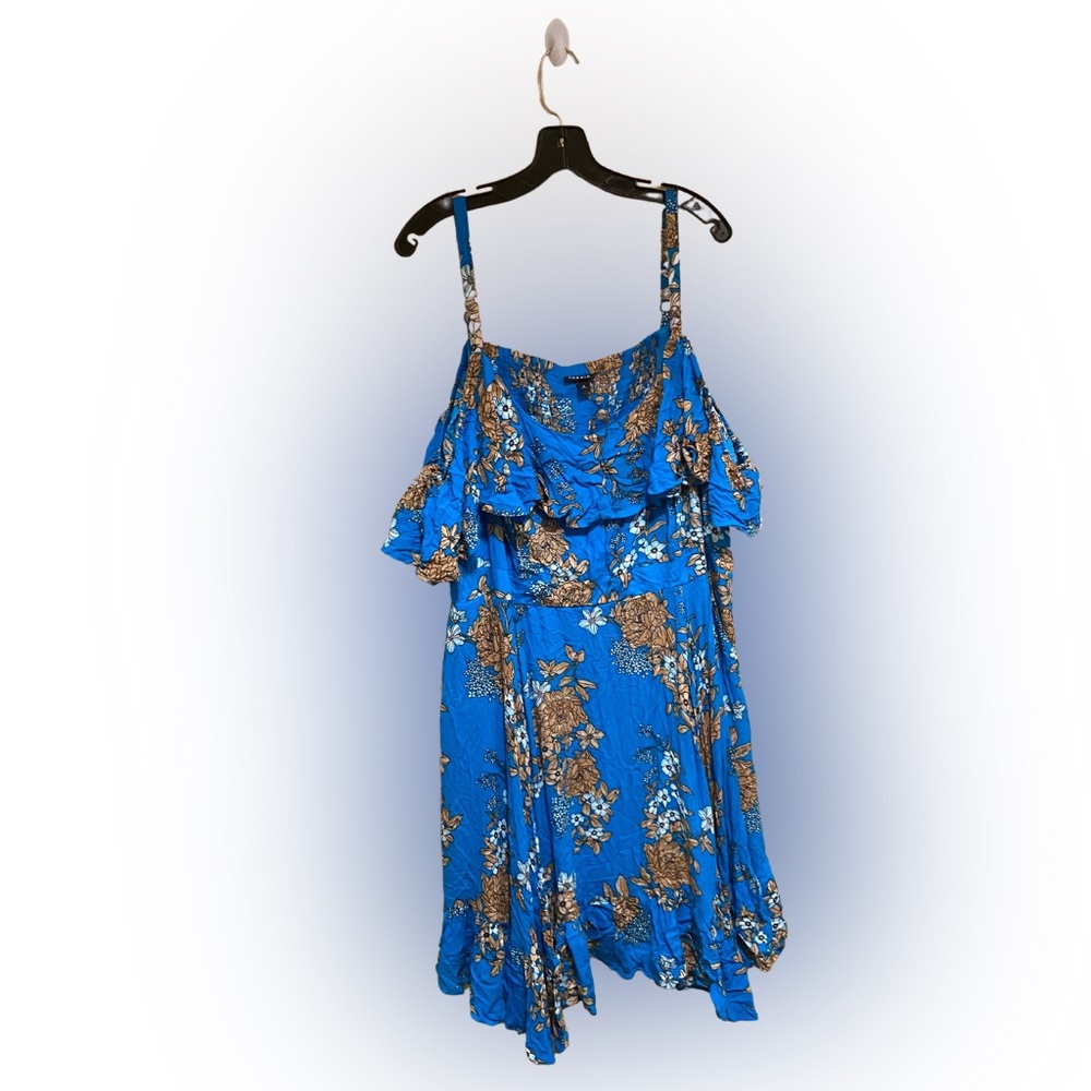 “Torrid” Dress
Size 4 (22/24)
Worn once for a couple of hours | Has pockets
$40